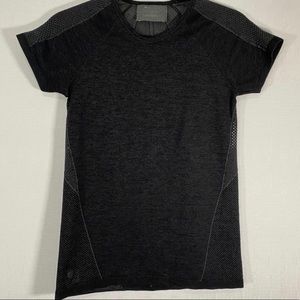 Athleta Short Sleeve Yoga Workout Tee